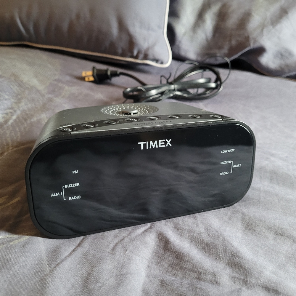 ⭐️Timex Alarm Clock/Radio⭐️